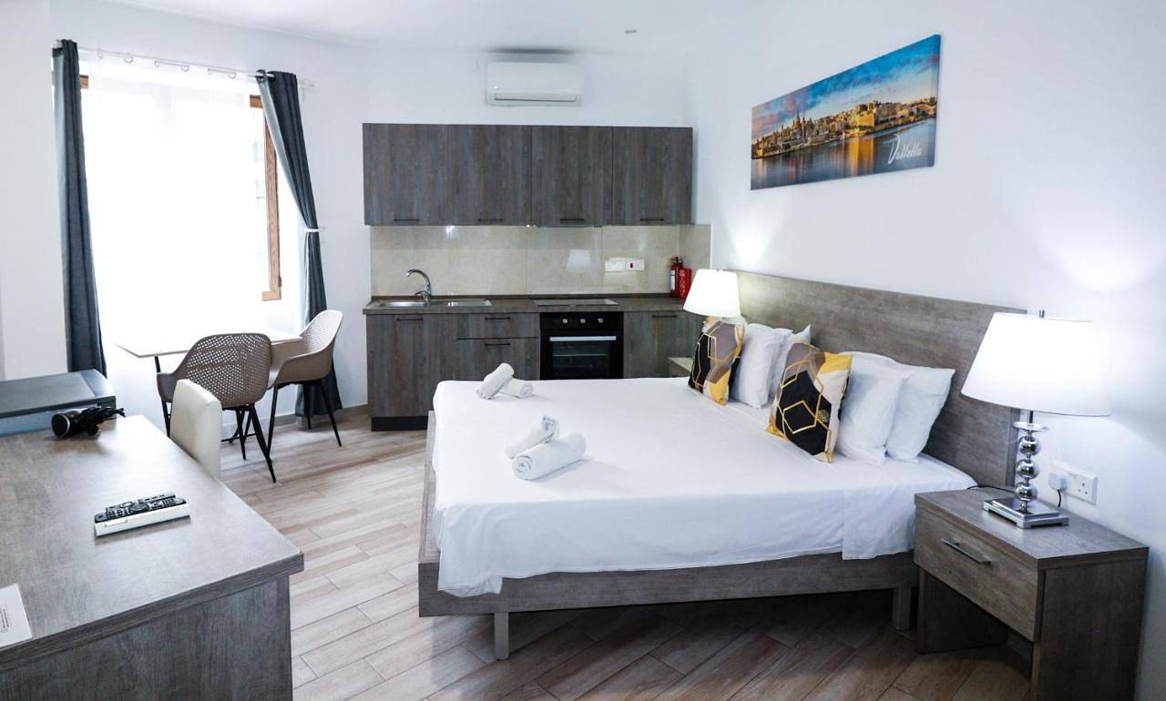 Napoli Suites Studios Aparthotel in Paceville, San Giljan