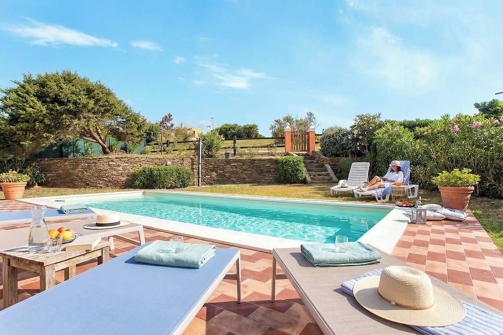 Villa Solara mit Schwimmbad für 8 Personen in Punta De Su Turrione, Nurra