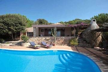 Villa pour 6 personnes, avec piscine ainsi que vue et jardin à Alghero