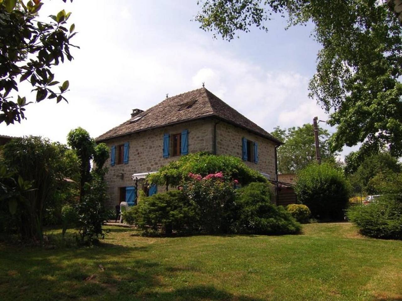 Maison de vacances "Les Fourniols" avec jardin privé et piscine intérieure partagée in Camps-Saint-Mathurin-Léobazel, Région de Tulle