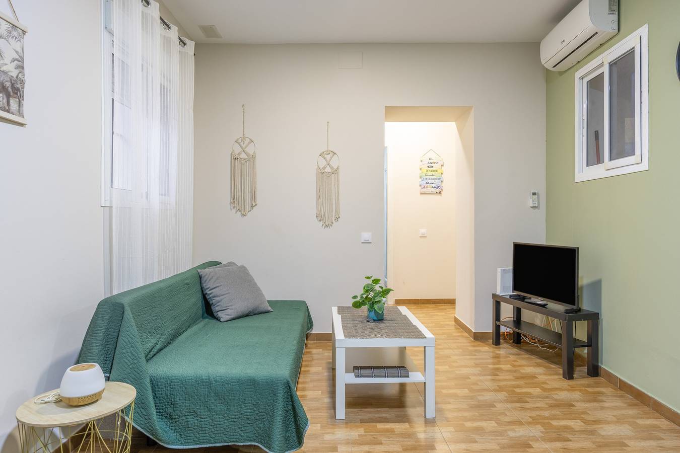 Apartamento entero, Apartamento 'La Bella Escondida' con Wi-Fi y Aire Acondicionado in La Vina, Cádiz