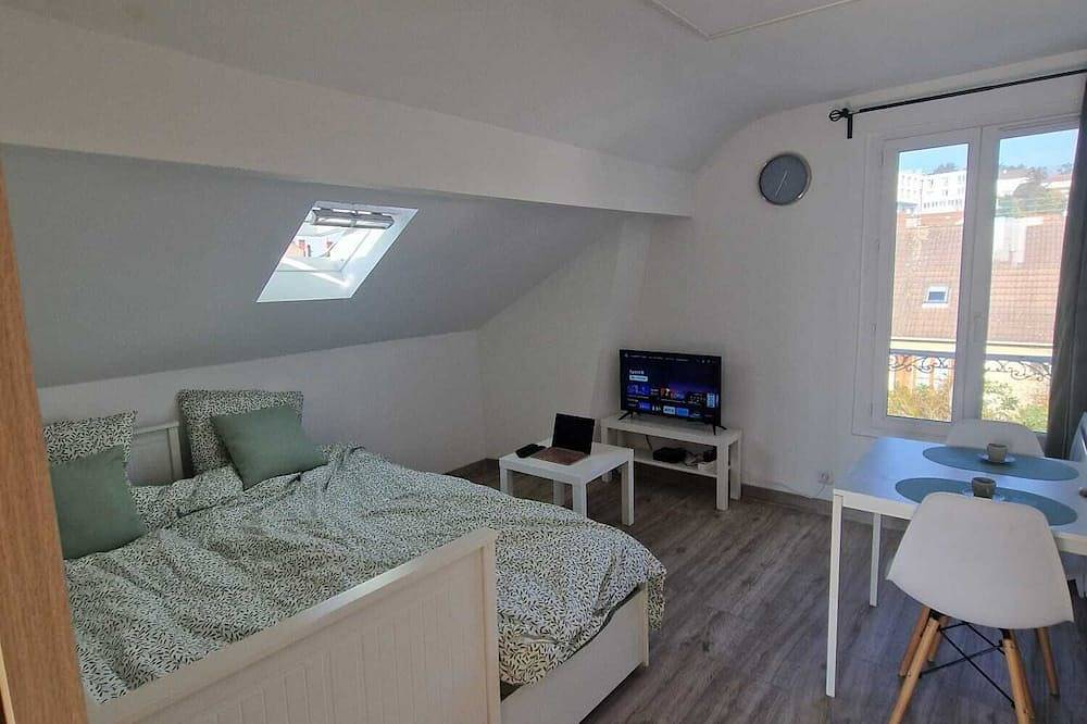 Entire apartment, Cosy F2 in Argenteuil - Ideal for business or leisure stays in Argenteuil, Val-d'Oise