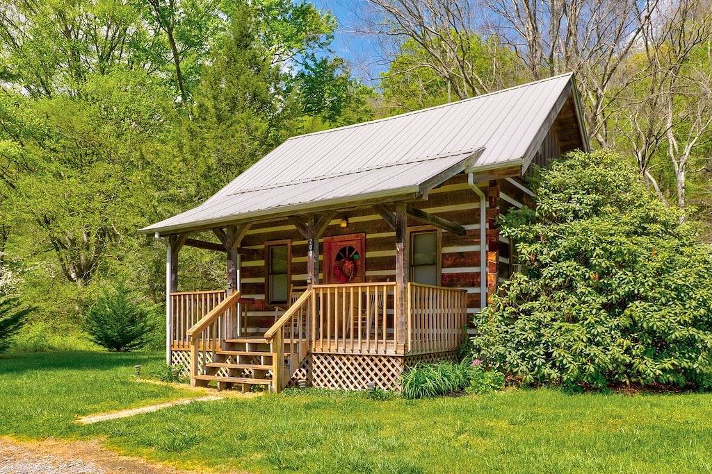 Vor Liebe platzende Herzen (Romantic Creekside Retreat) in Cosby (TN), Cocke County
