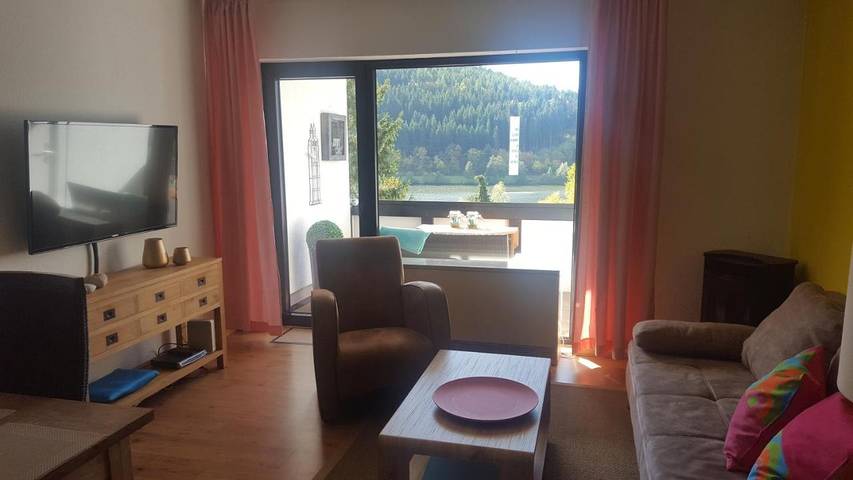 Ferienwohnung für 4 Personen, mit Seeblick und Ausblick sowie Terrasse, mit Haustier in Niedersfeld - 3