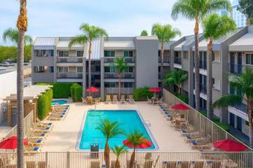 Hôtel pour 4 personnes, avec terrasse et piscine, animaux acceptés à Anaheim