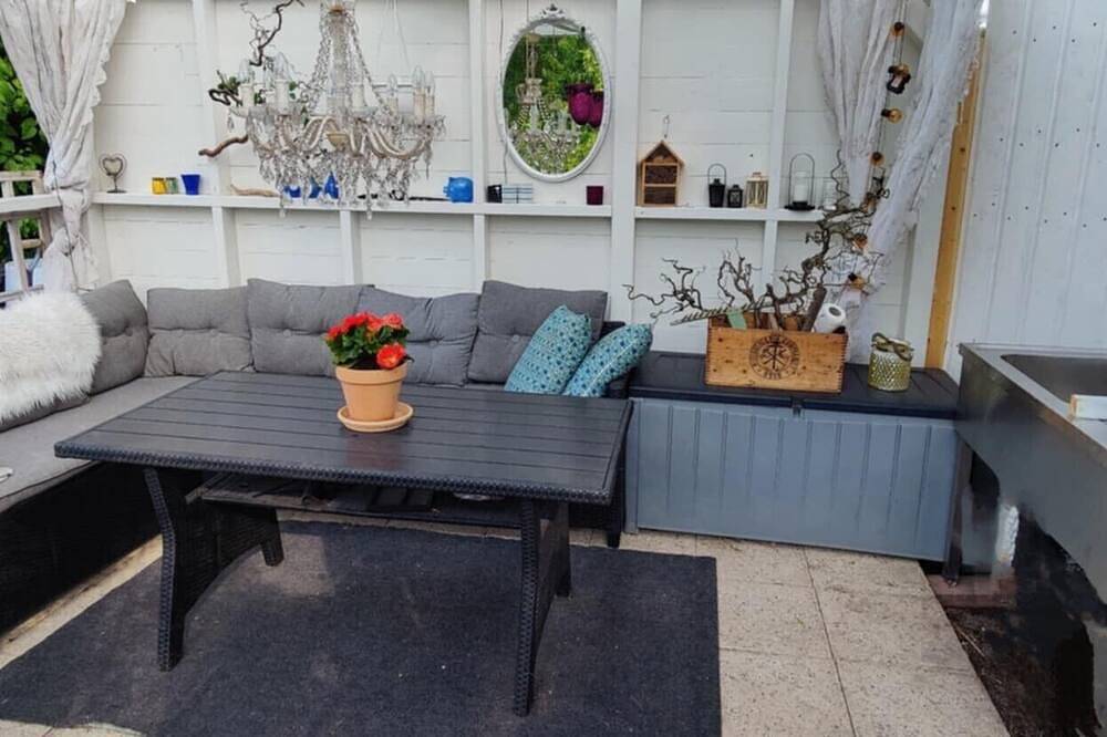 Øya husrom.\nzwei Einzelbetten und ein Schlafsofa.\nkochnische. in Sarpsborg