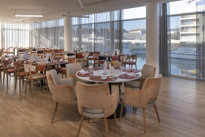 Location de vacances pour 4 personnes, avec piscine et vue ainsi que sauna et jardin à Valenciennes - 3