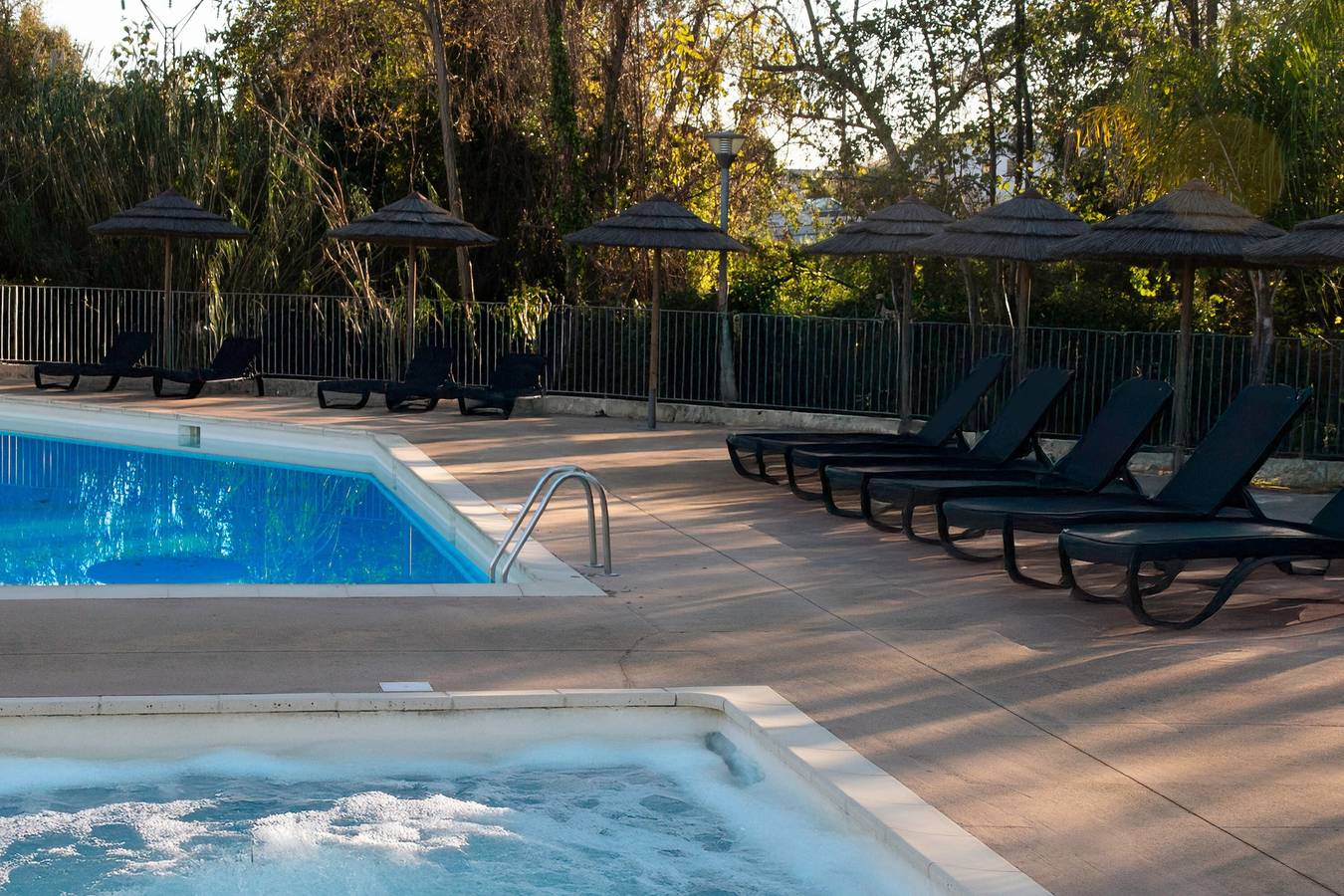 Hel lägenhet, Holiday Apartment "Poggio Mezzana" with Sea View, Shared Pool & A/C in Poggio-Mezzana, Corte region