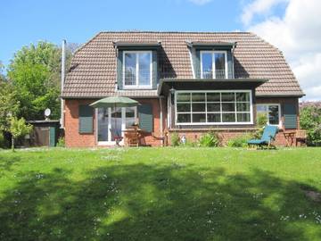 Ferienhaus für 4 Personen, mit Terrasse und Garten in Sierksdorf