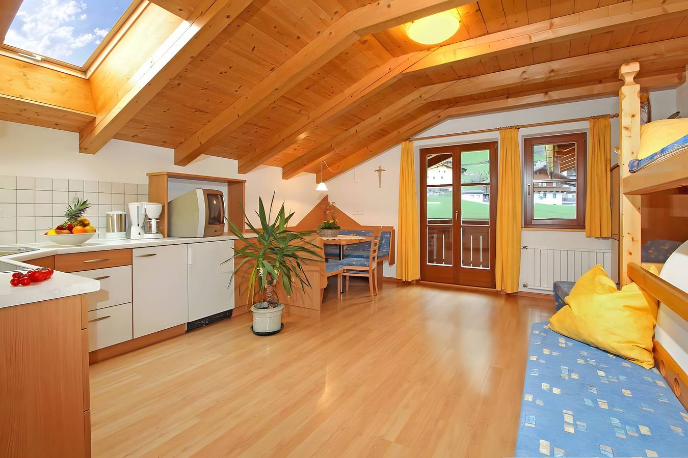 Ganze Wohnung, Apartment 'Obermairhof Abendrot' mit Bergblick, gemeinsamer Terrasse und Wlan in San Giacomo, Ahrntal