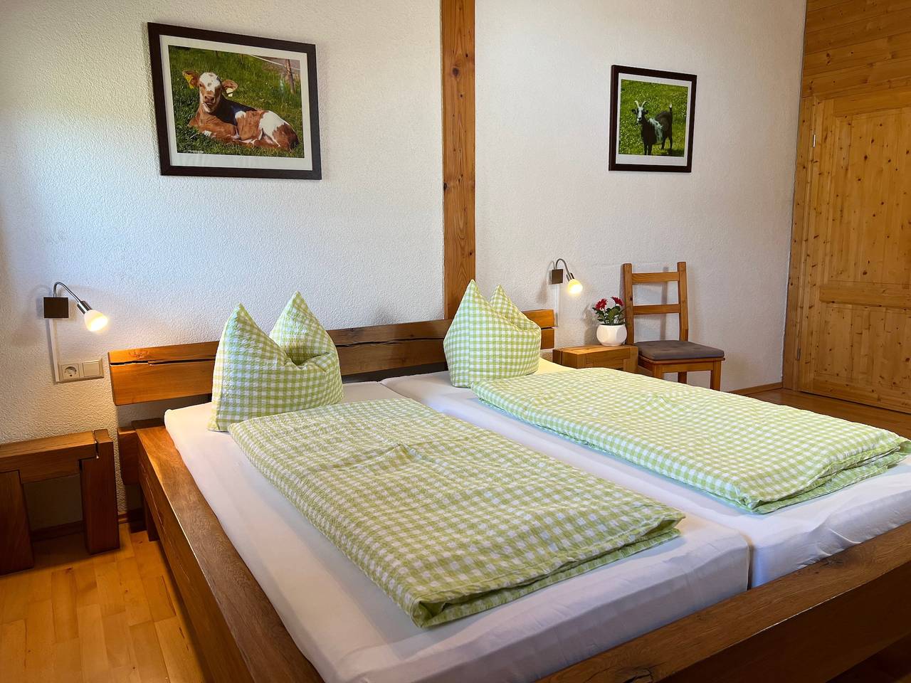 Ganze Wohnung, Ferienwohnung Schneeflocke, 60 Qm' mit Bergblick, Gemeinschaftsgarten und Balkon in Titisee-Neustadt, Südschwarzwald