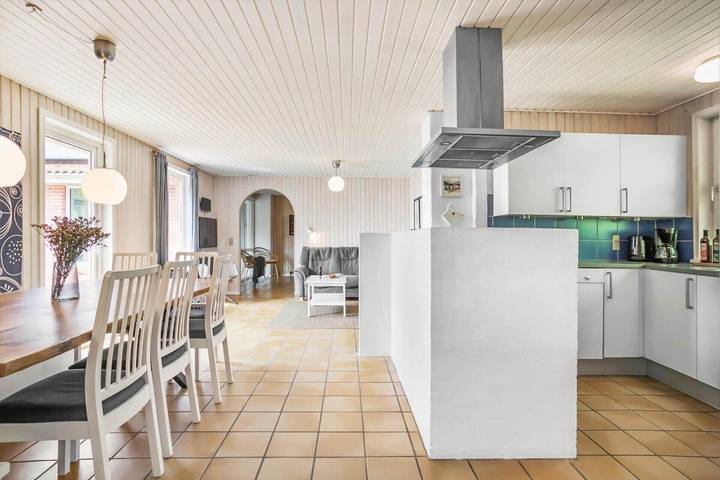 Ferienhaus für 10 Personen, mit Terrasse und Pool sowie Whirlpool und Sauna, mit Haustier in Thorup Strand - 3