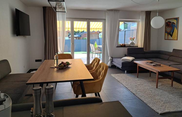 Ganze Ferienwohnung, Ferienhaus Lebensart - Ferienhaus Lebensart, 1-7 Pers.,125m², 3 Sz, Wsz, Du/Wc, Badewanne,Bk,T in Bischofswiesen, Berchtesgadener Alpen
