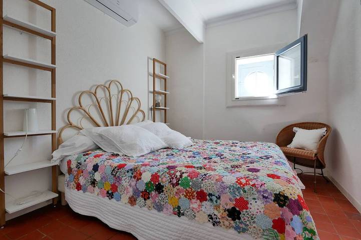 Appartement entier, Appartement dans maison d'Écrivain, classé 2 étoiles in Sommières, Côte méditerranéenne (France)