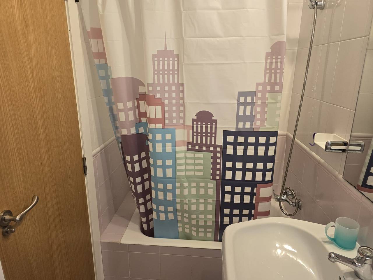 Entire apartment, Apartment 'Escondite Brisa Marina' with Private Terrace and Wi-Fi in Calpe Old Town, Calpe