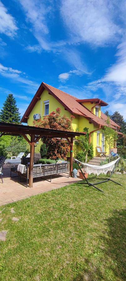 Location de vacances pour 8 personnes, avec jardin et vue à Sopron
