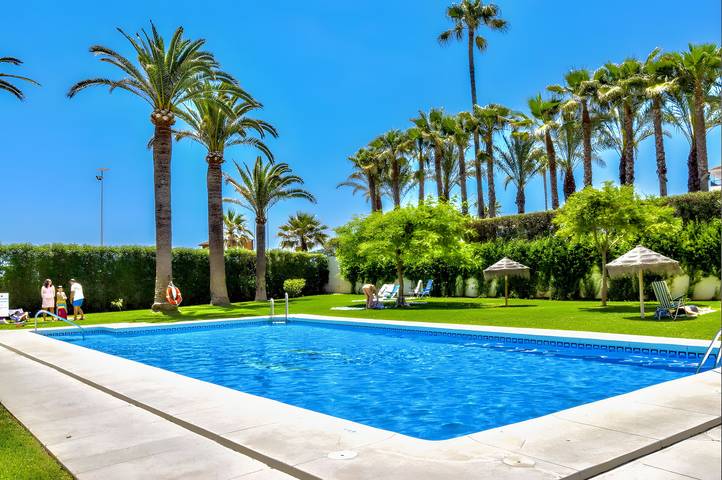 Entire apartment, Apartment "511 Torresol" with Sea Views, Shared Pool, and Wi-Fi in Playa de la Torrecilla, Nerja