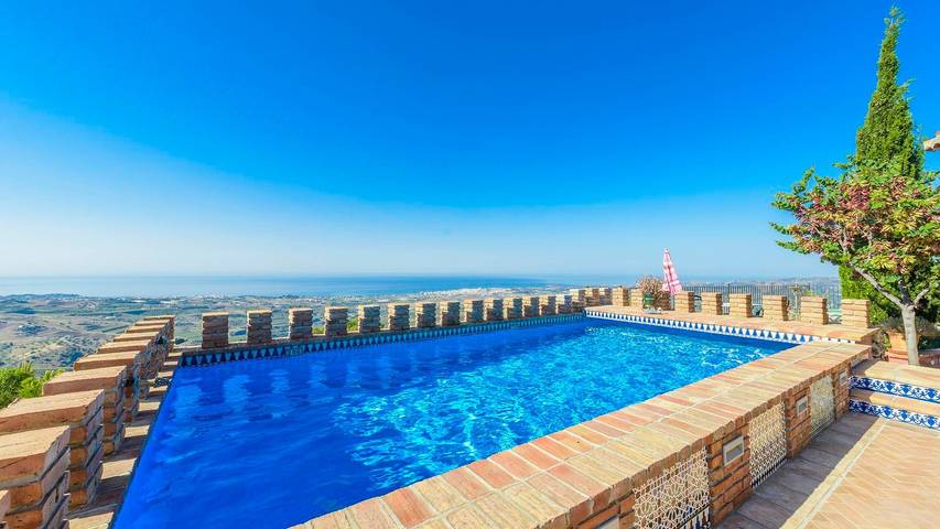 Ferienhaus für 6 Personen, mit Balkon/Terrasse und Pool in Arenas
