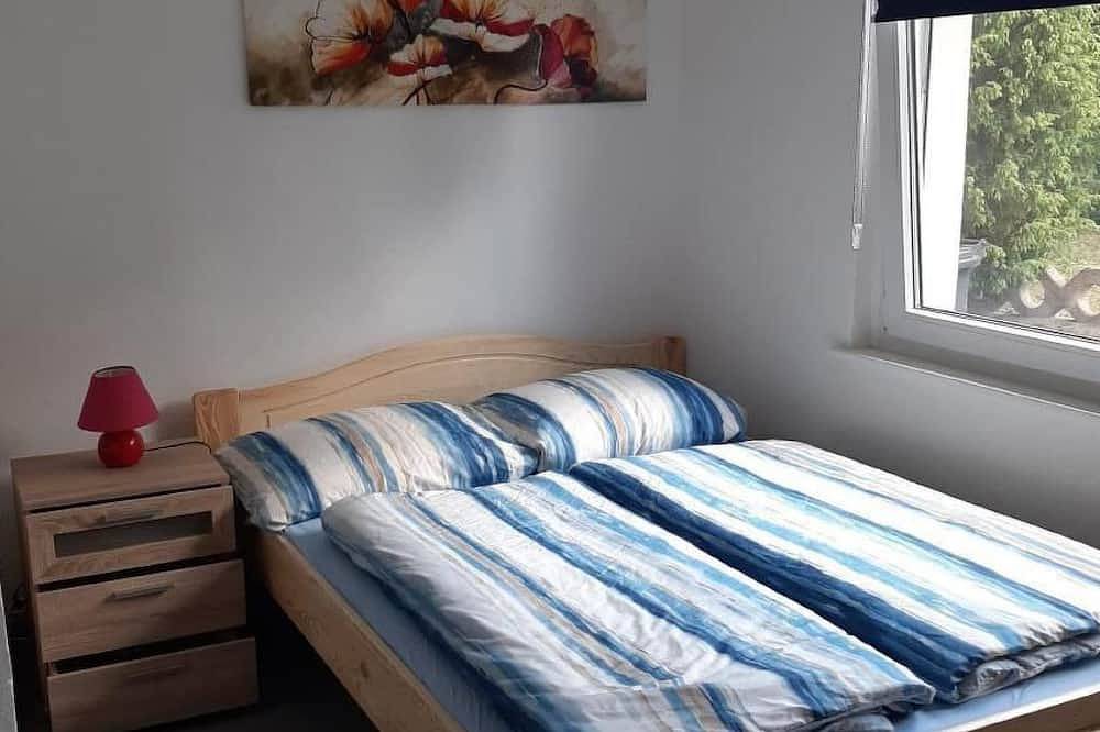 Schwarz in Schwarz, Mecklenburgische Seenplatte