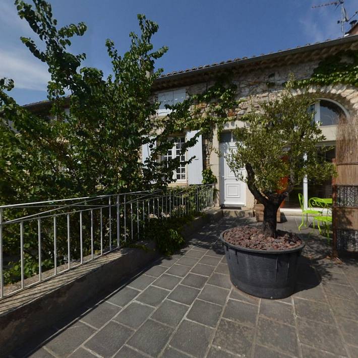 Gîte pour 5 personnes, avec jardin et piscine, animaux acceptés à Vallon-Pont-d'Arc - 2