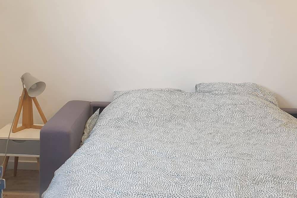 Entire apartment, A beautiful new studio, fully equipped and green in Meudon, Hauts-de-Seine