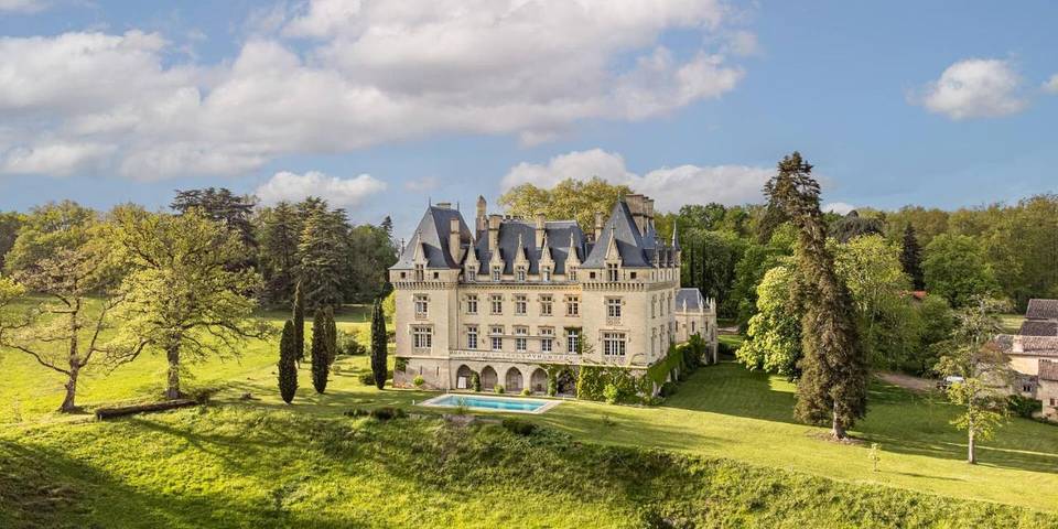 Maison d’hôte pour 4 personnes, avec Terrasse et Jardin ainsi que Piscine et Vue à Gardegan-et-Tourtirac