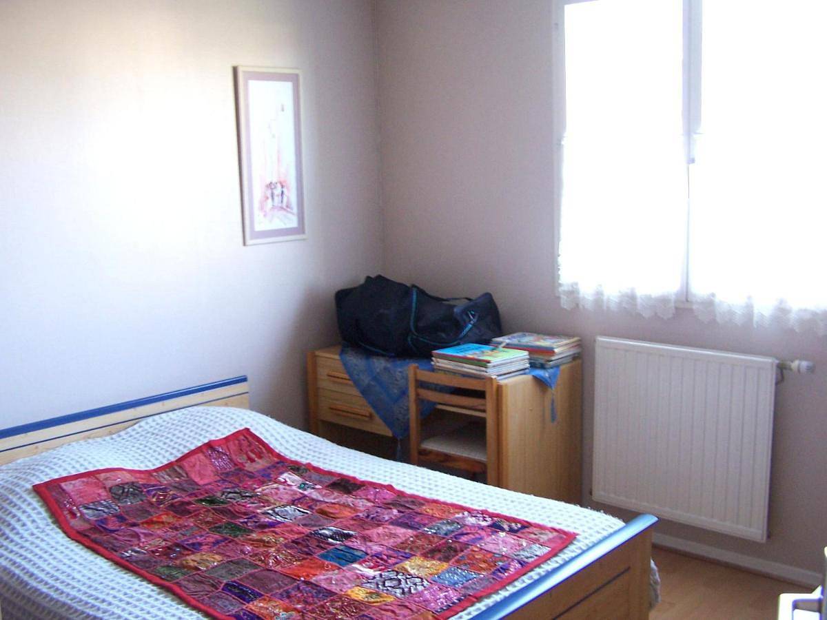 Double Room with Shared Bathroom in Saint-Herblain, Région de Nantes