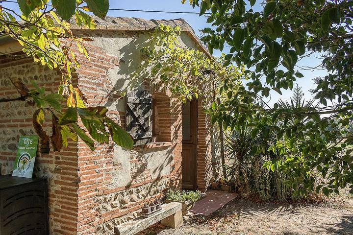Gîte pour 2 personnes, avec piscine et jardin dans Haute-Garonne