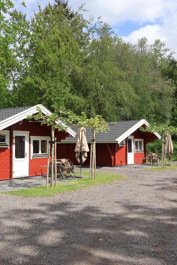 Camping voor 4 personen, with terras and zwembad as well as kinderzwembad - 1