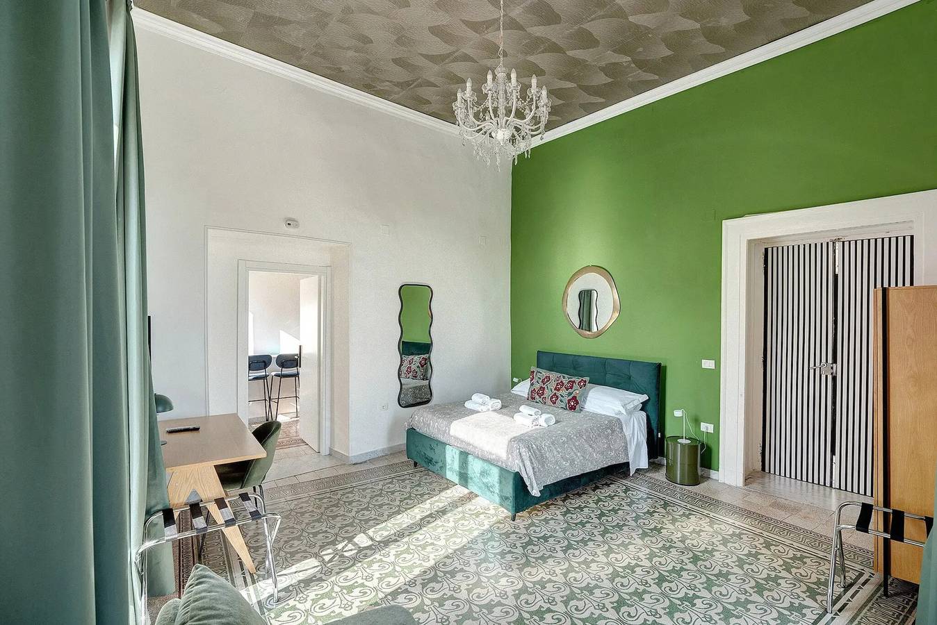 Ganze Wohnung, Ferienwohnung 'Antica Dimora Deluxe' mit Balkon, Wlan und Klimaanlage in Neapel, Neapel Provinz