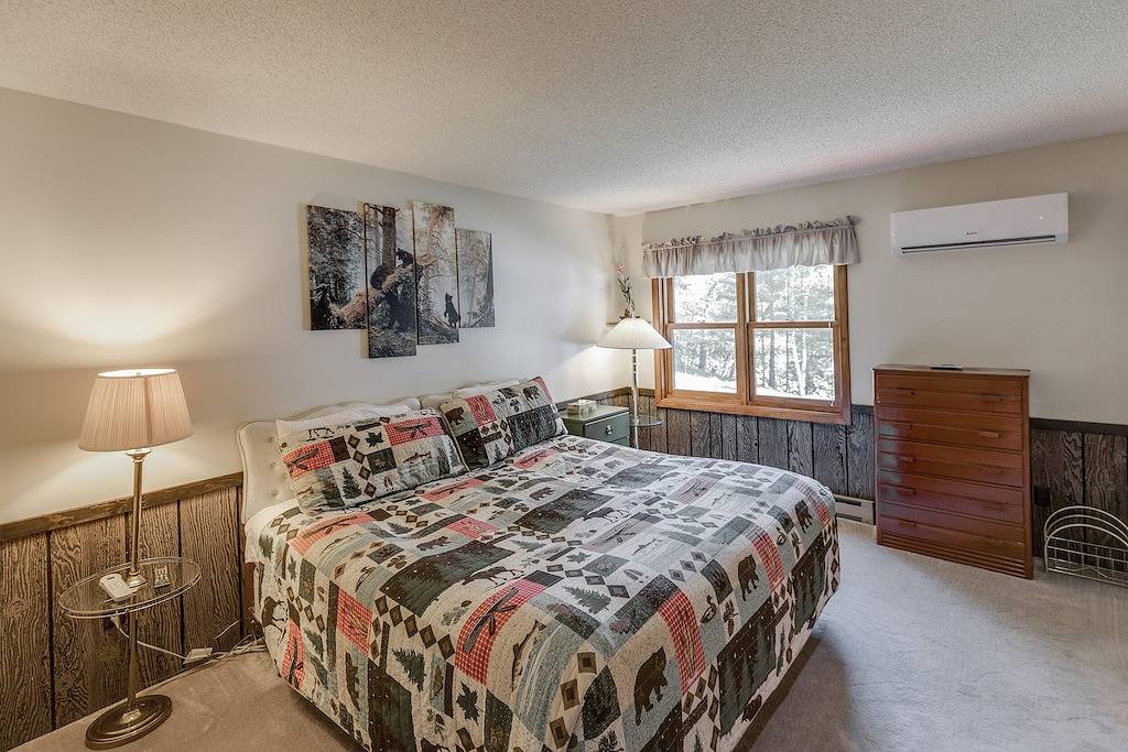 6000 Sq Feet w/Year Around Indoor Pool-King Beds in Crosslake, Crow Wing County