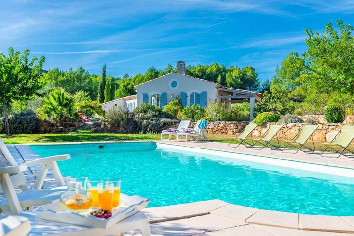 Villa pour 6 personnes, avec piscine