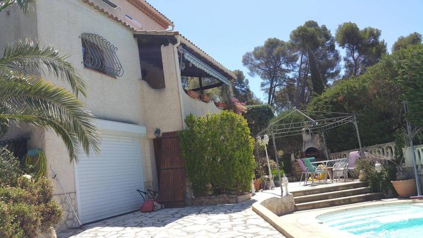 Ferienhaus für 6 Personen, mit Terrasse und Pool sowie Ausblick in Toulon - 4