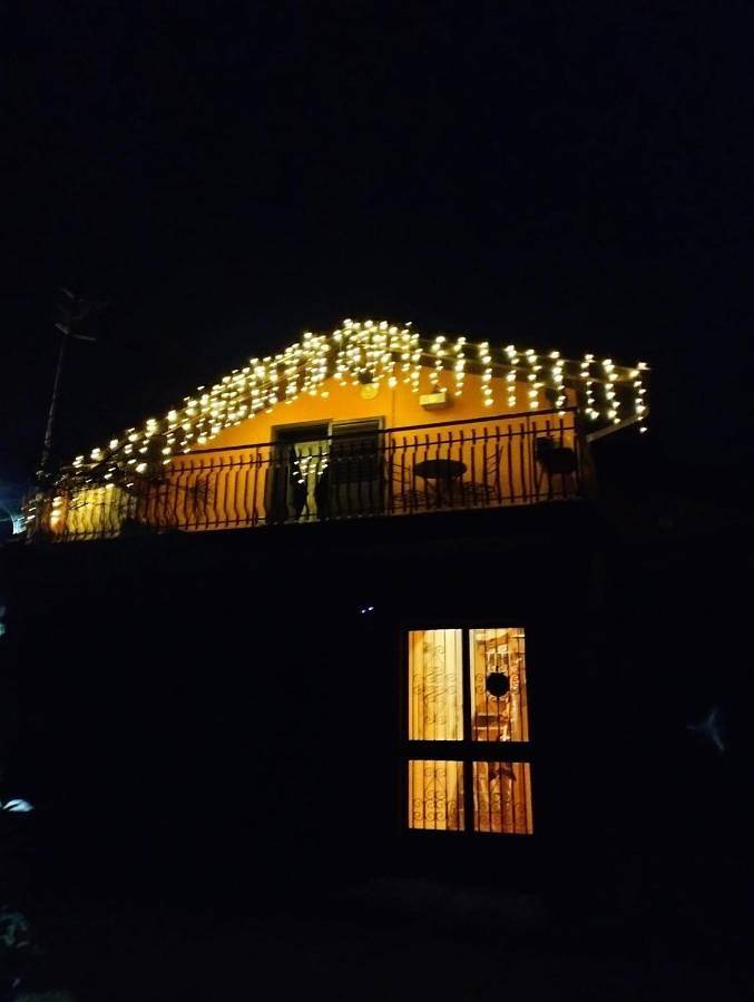 Casa vacanza per 5 persone, con panorama e balcone, con animali domestici a Milo