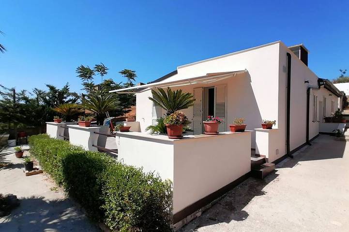 Villa Rosa Ferienhaus in Camastra, Agrigento Provinz