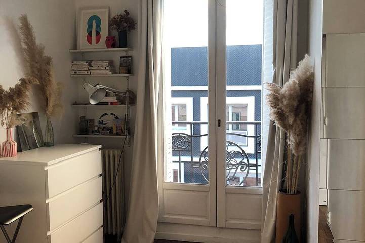 Entire apartment, Bright apartment with balcony in Clichy, Hauts-de-Seine