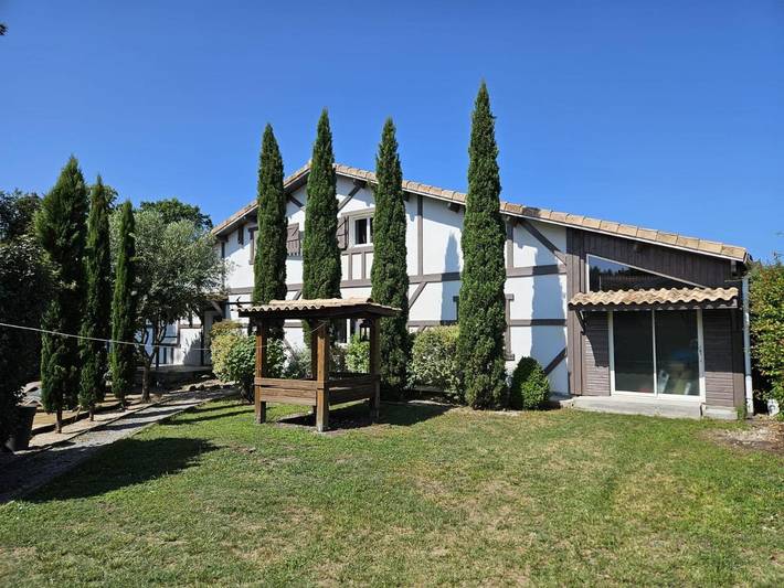 Maison de vacances pour 12 personnes, avec vue ainsi que jardin et piscine