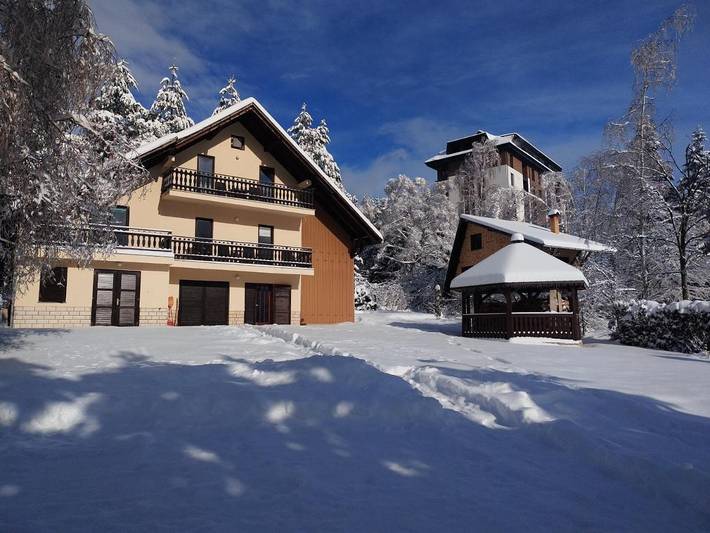 Appartement de vacances pour 19 personnes, avec vue et jardin