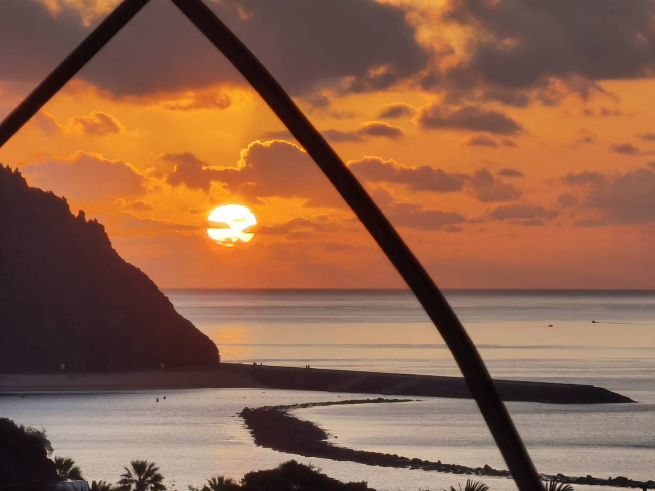 Entire apartment, Atlantic Sunrise Vacation with Sea Views, Wi-Fi and Air Conditioning in Anaga, South Tenerife
