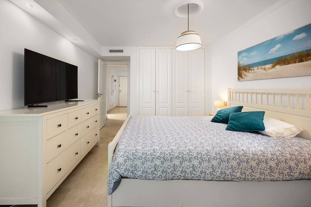 Apartamento entero, Primera línea de playa, vistas al mar, Sabinillas in San Luis de Sabinillas, Manilva