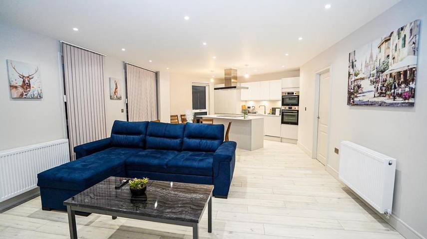 Holiday rental for 8 people, with Balcony and Hot tub in Slough