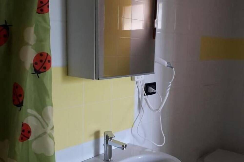 Ganze Wohnung, \"Marone\" room in Marone, Gemeinde Marone