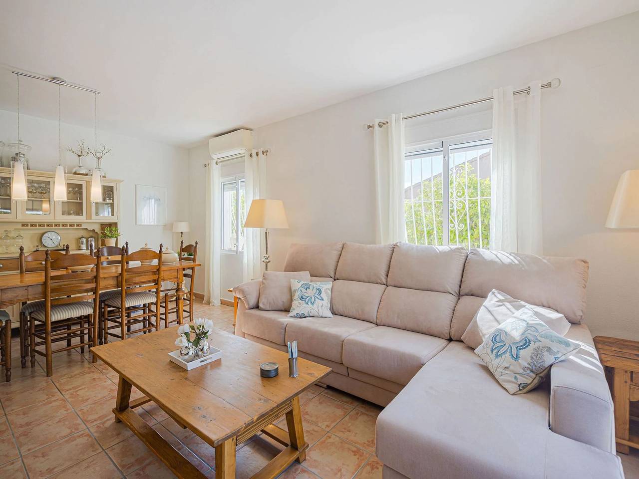 Lovely Holiday Home in Alicante with Private Swimming Pool in Busot, Costa Blanca
