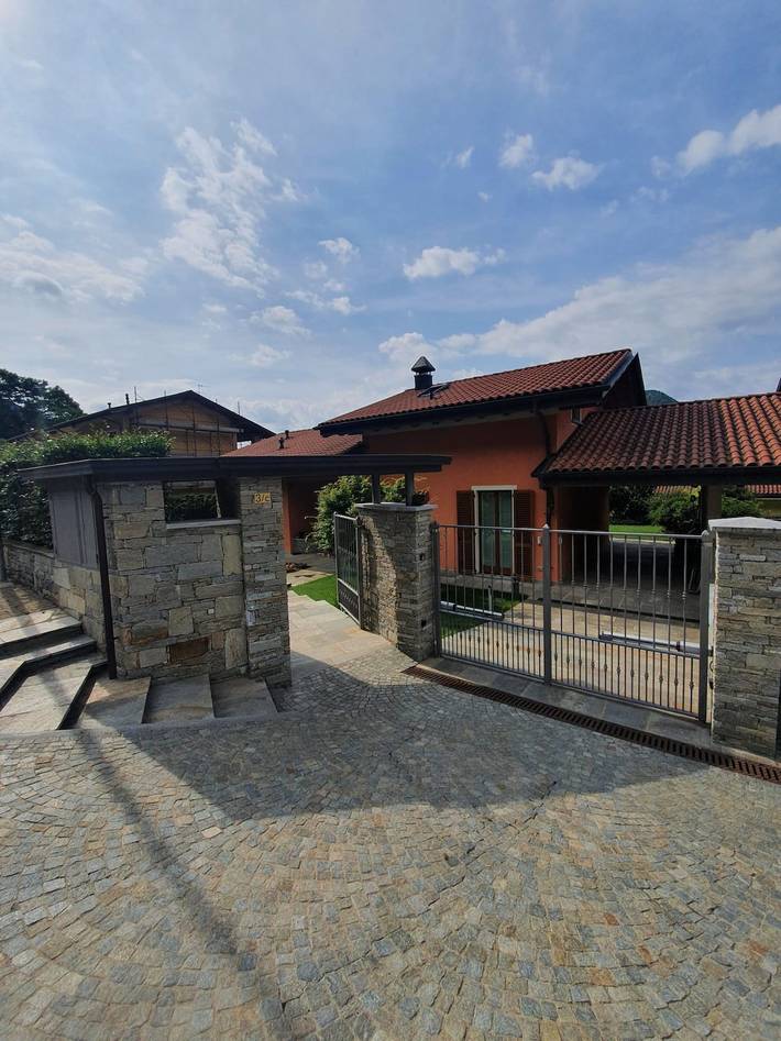 Casa vacanza per 8 persone, con Giardino e Vista lago a Comune di Mergozzo