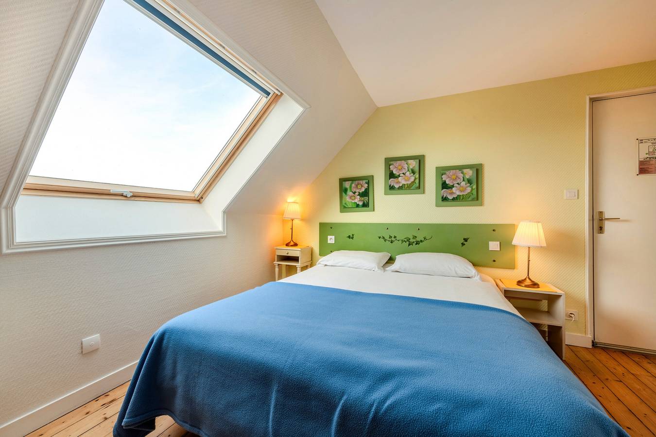 Chambre 'La Demeure Océane - Côté Jardin' avec vue sur mer et jardin partagé in Ploudalmézeau, Région de Brest