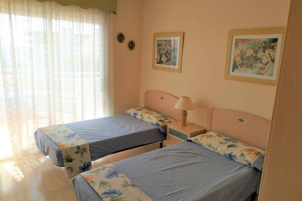 Ganze Wohnung, Miami Playa: Ferienwohnung - 3   Räume - 4/6   Personen in Cala dels Penyals (Miami Playa), Miami Playa