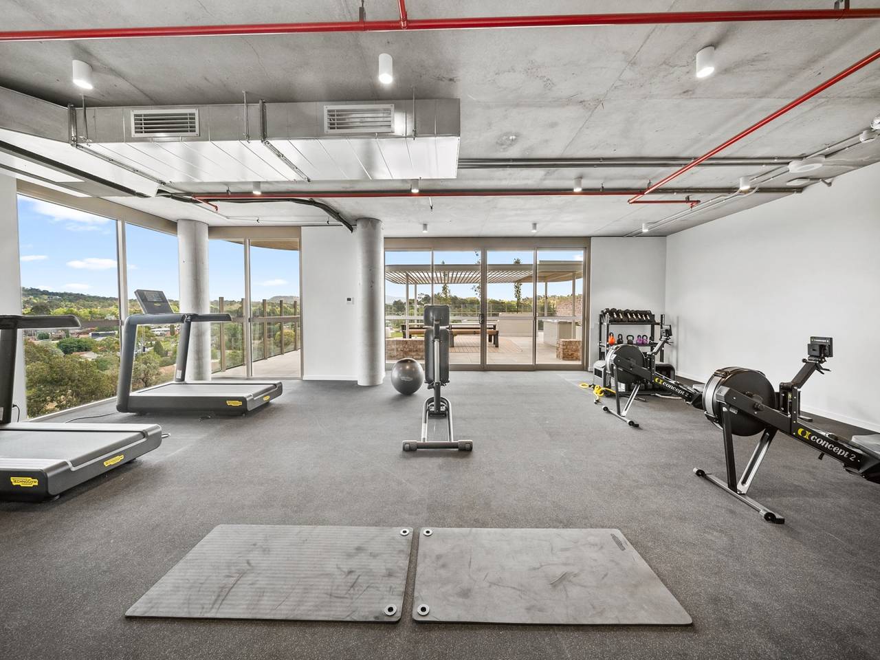 Ganze Wohnung, Helles Apartment mit 2 Schlafzimmern, Fitnessraum, Grill und Zugang zum Pool in Woden, Canberra