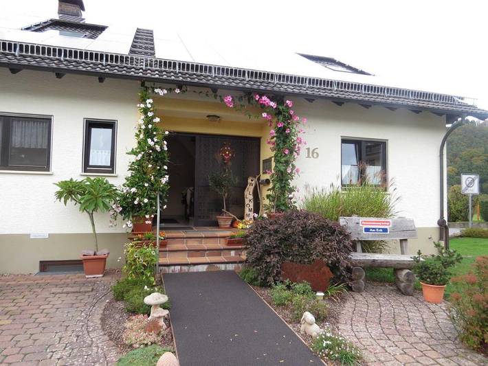 Ferienwohnung für 4 Personen, mit Terrasse und Garten in Amorbach