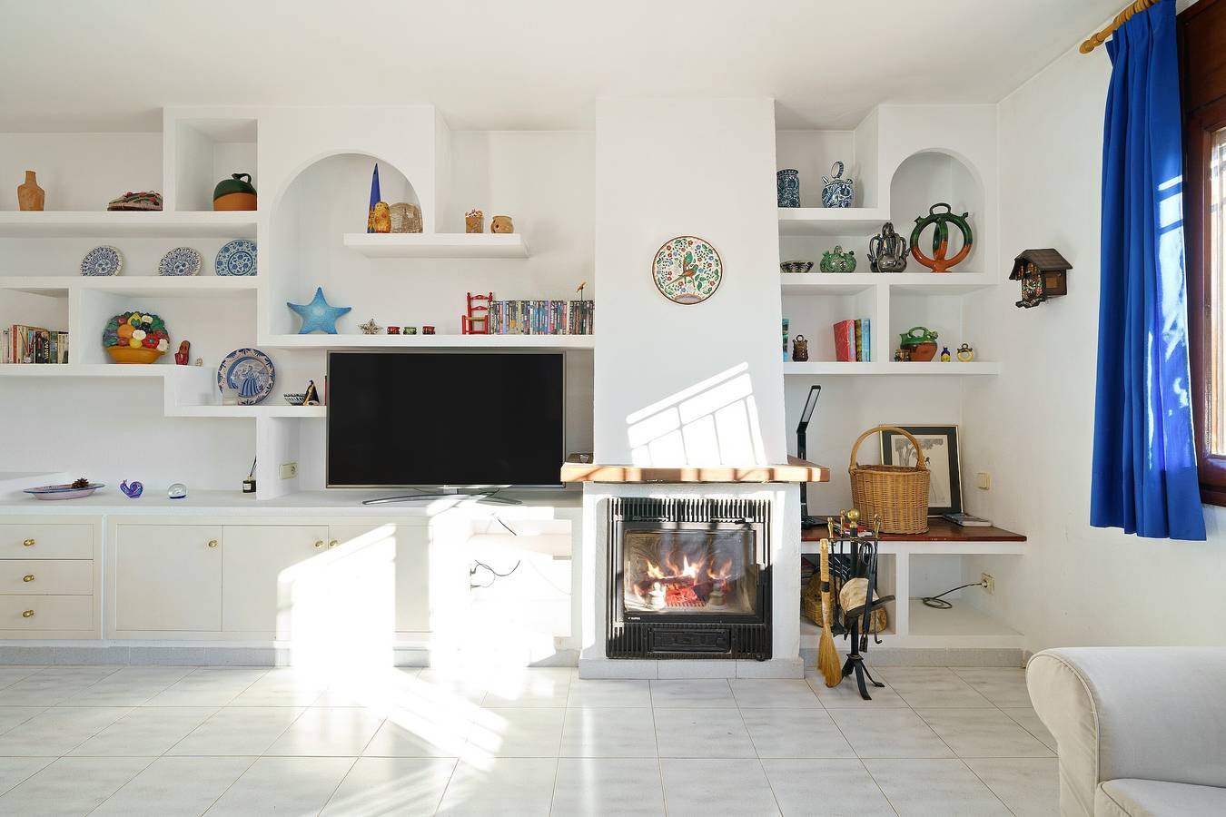 Villa "Coma-Ruga" with Private Pool, Private Terrace & Wi-Fi in el Vendrell, Costa Dorada
