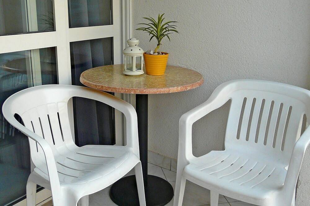 Ganze Wohnung, Studio Appartement mit Balkon und Meerblick Drvenik Donja vala, Makarska (As-6756-a) in Drvenik, Makarska Riviera